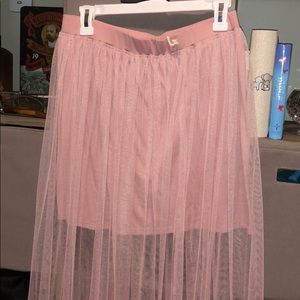 Fun, pink skirt with tulle